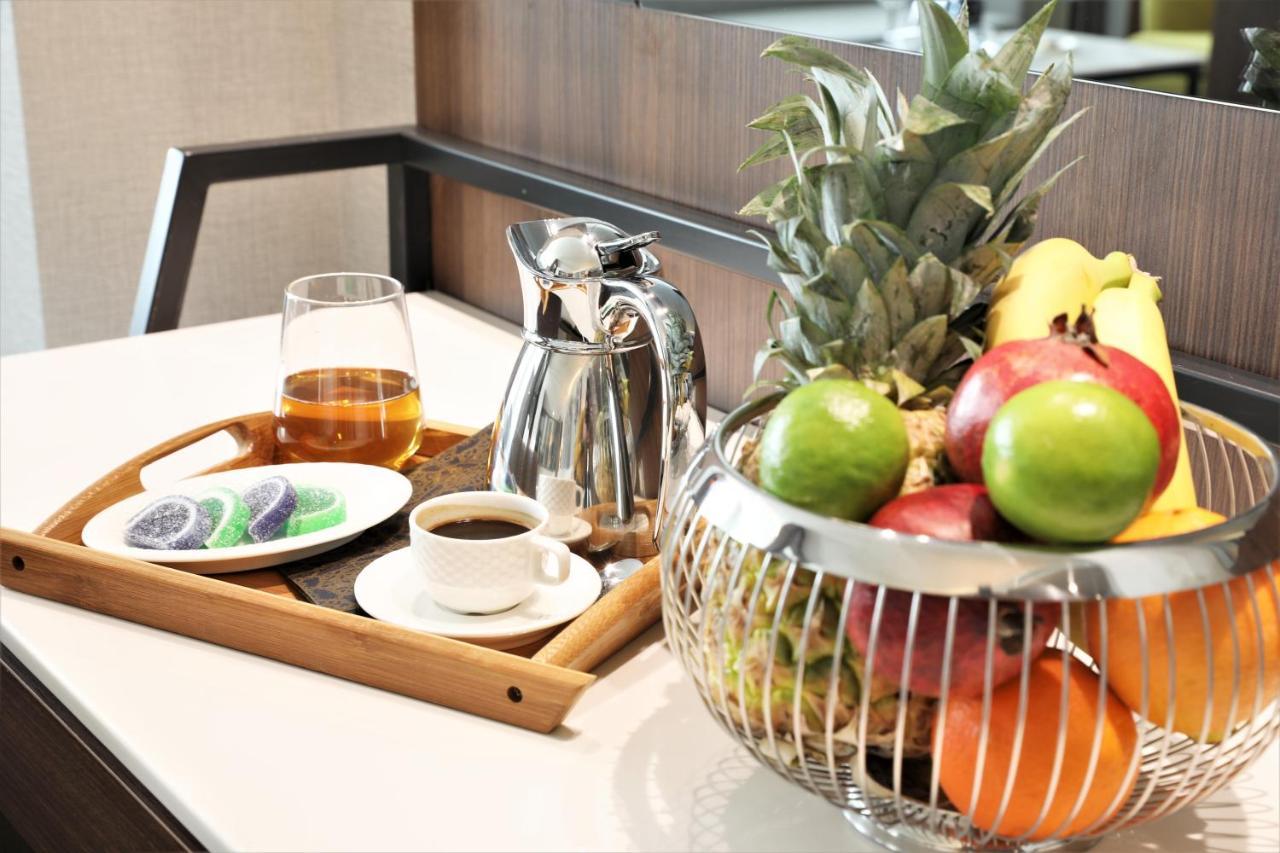 Limak Skopje Luxury Hotel Extérieur photo Fruit basket