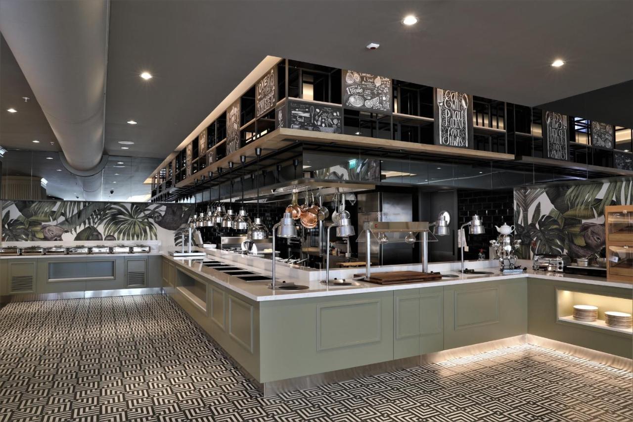 Limak Skopje Luxury Hotel Extérieur photo The open kitchen at the restaurant