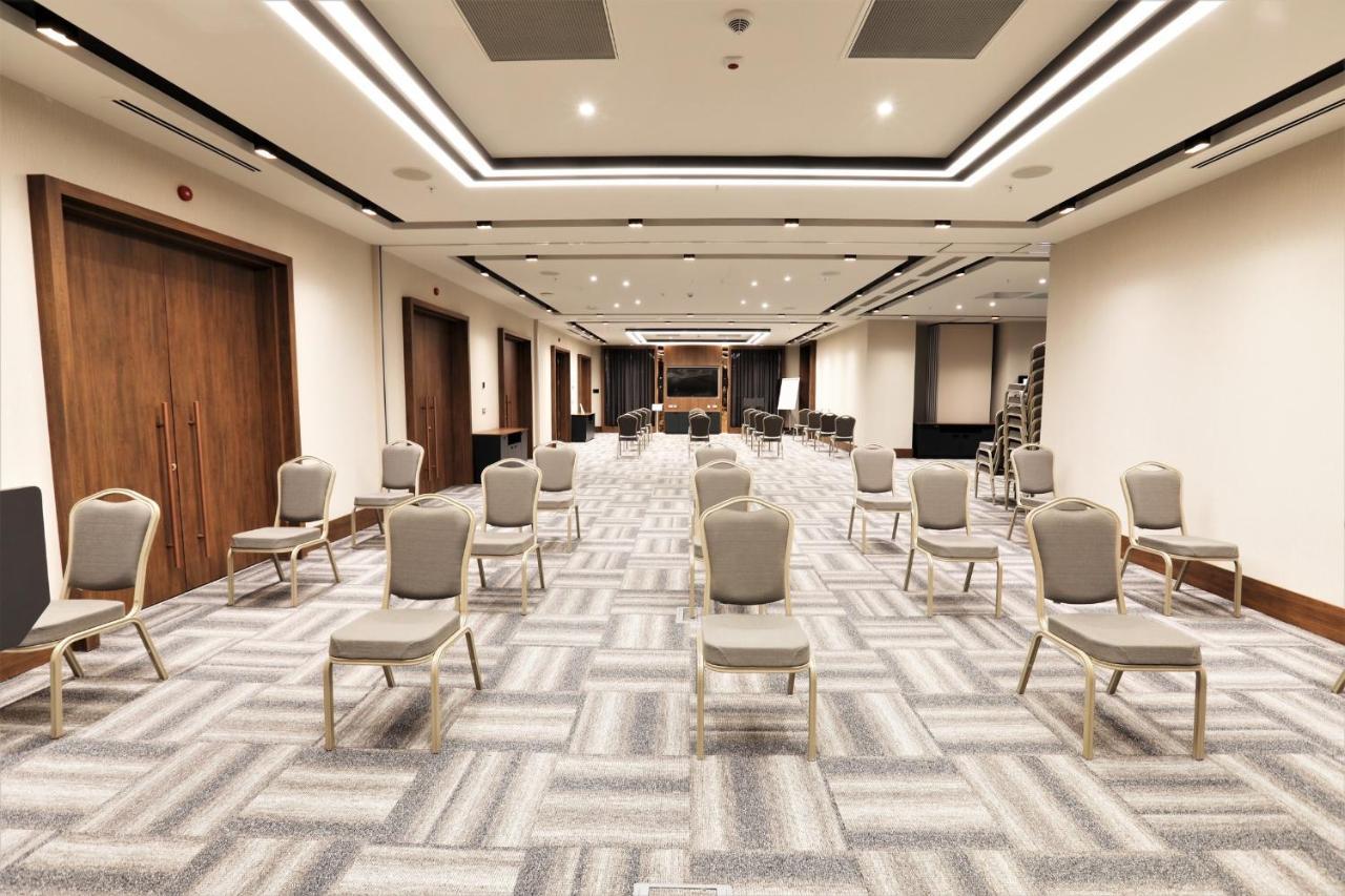 Limak Skopje Luxury Hotel Extérieur photo The ballroom