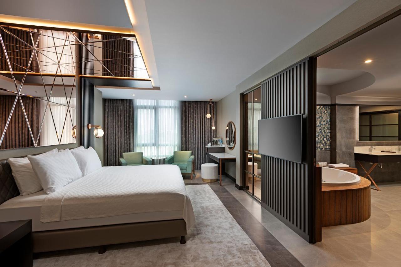 Limak Skopje Luxury Hotel Extérieur photo A suite at the hotel