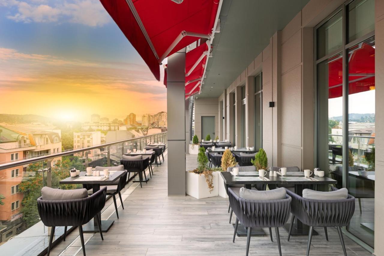 Limak Skopje Luxury Hotel Extérieur photo The Terrace