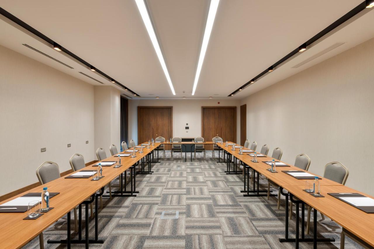 Limak Skopje Luxury Hotel Extérieur photo Meeting room