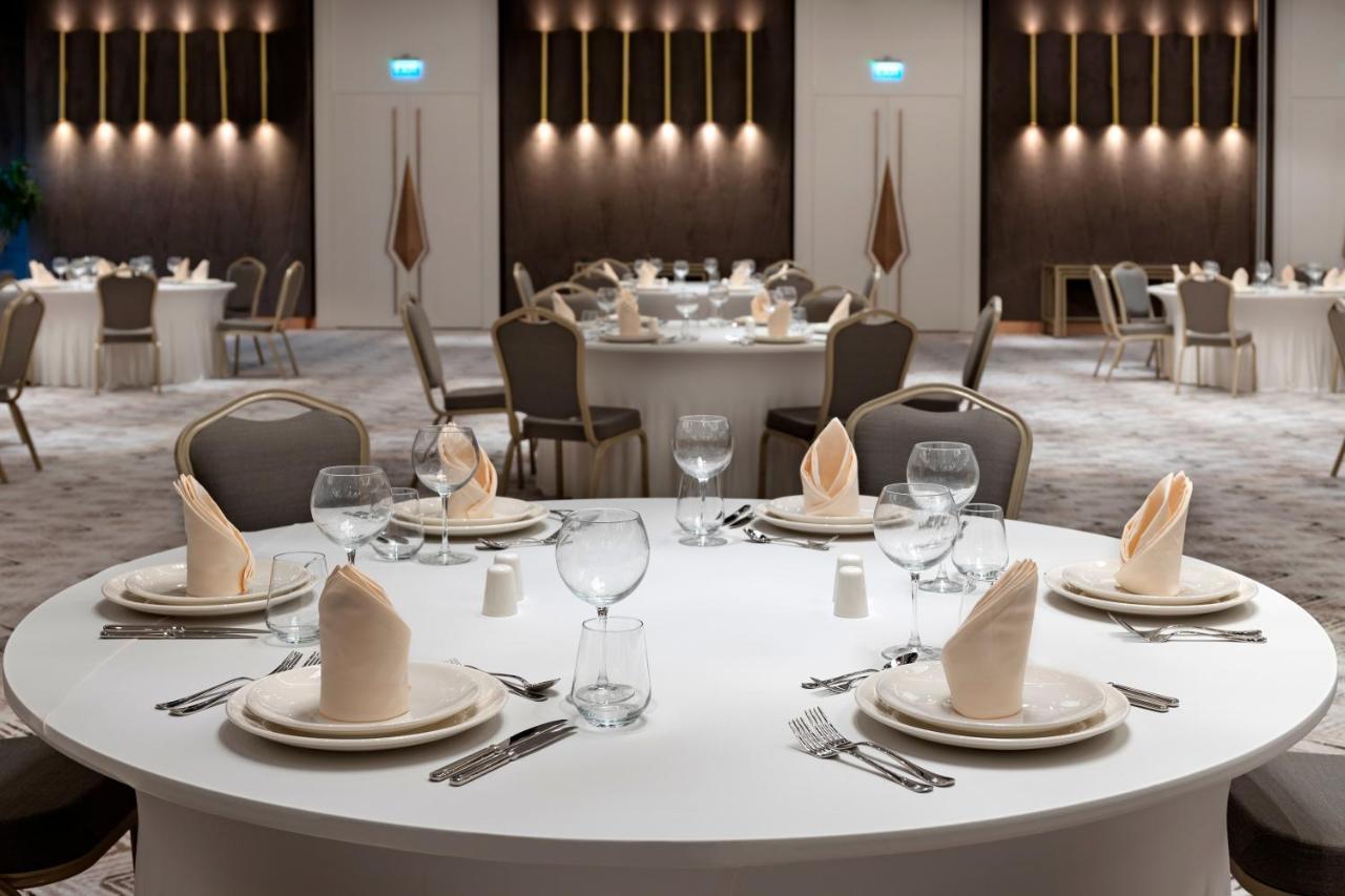 Limak Skopje Luxury Hotel Extérieur photo Banquet hall