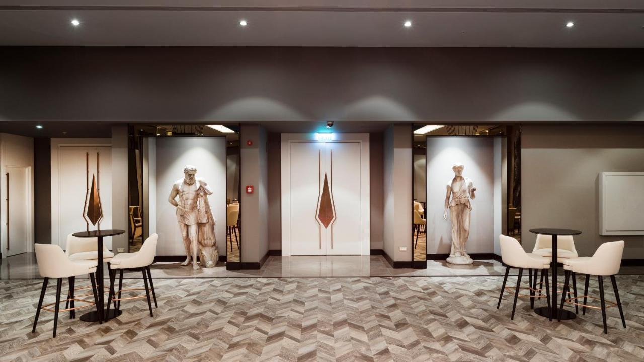 Limak Skopje Luxury Hotel Extérieur photo The elevators at the 10th floor